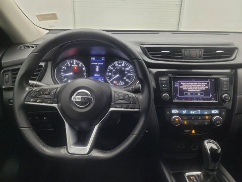 Used 2020 Nissan Rogue SV FWD image 22