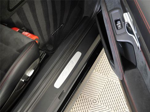 Certified 2018 Porsche 911 GT3 RWD image 18