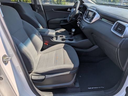 Used 2020 Kia Sorento L FWD image 35