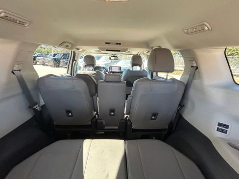 Certified 2024 Toyota Sienna XLE w/ XLE Plus Package image 17