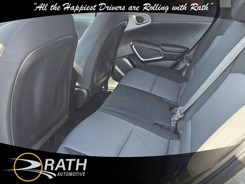 Used 2023 Kia Soul LX image 16