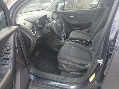 Used 2018 Chevrolet Trax LT FWD image 9