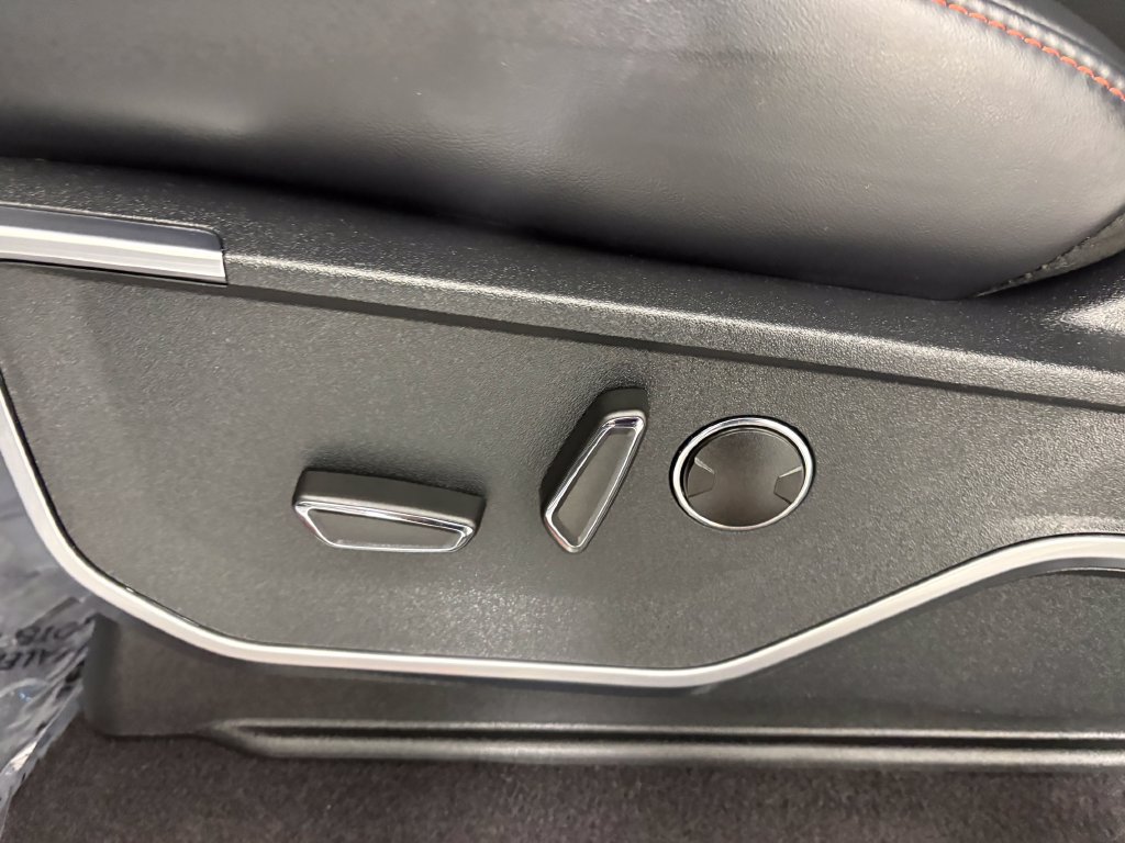 Used 2025 Ford F150 Raptor AWD/4WD image 15