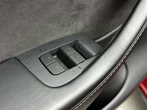 Used 2021 Tesla Model Y Long Range image 13