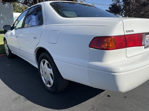 Used 2000 Toyota Camry LE image 8