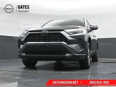 Used 2024 Toyota RAV4 XLE FWD image 38