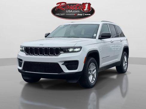 New 2026 Jeep Grand Cherokee Laredo image 2