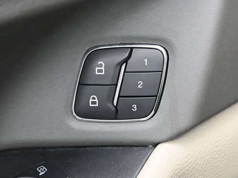 Used 2019 Ford Expedition XLT w/ Equipment Group 202A RWD image 14