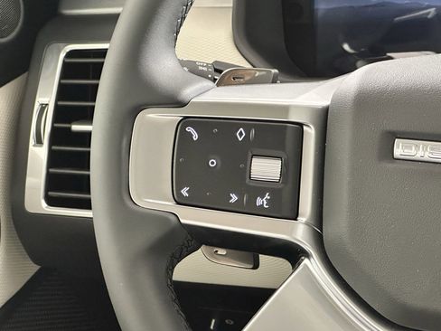 Certified 2025 Land Rover Discovery Dynamic SE image 14