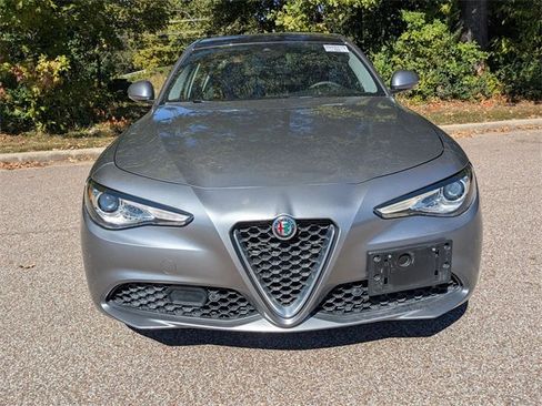 Used 2021 Alfa Romeo Giulia Ti image 9