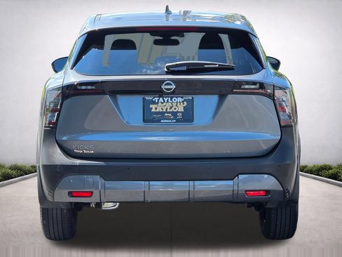 Used 2025 Nissan Kicks SV FWD image 6