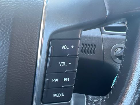 Used 2010 Ford Taurus SEL FWD image 20