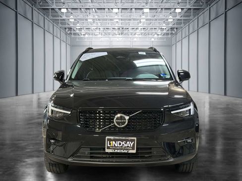 Used 2024 Volvo XC40 B5 Plus w/ Climate Package AWD/4WD image 8