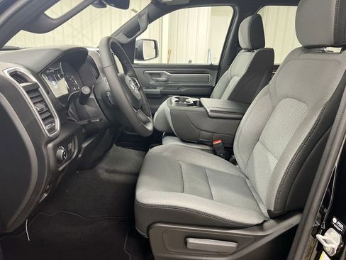 Used 2023 RAM 1500 Big Horn AWD/4WD image 18