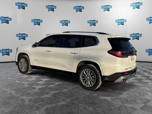 Used 2025 GMC Acadia Denali image 3