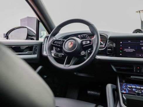 Certified 2026 Porsche Cayenne Coupe image 25