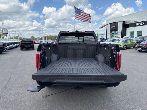 Used 2025 Toyota Tundra Platinum AWD/4WD image 31