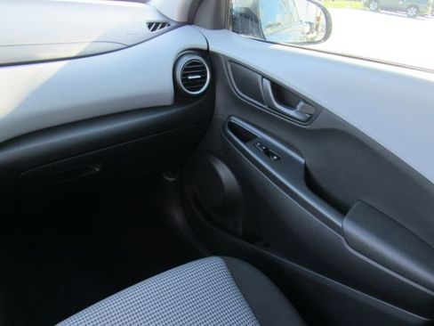 Used 2021 Hyundai Kona SE FWD image 19