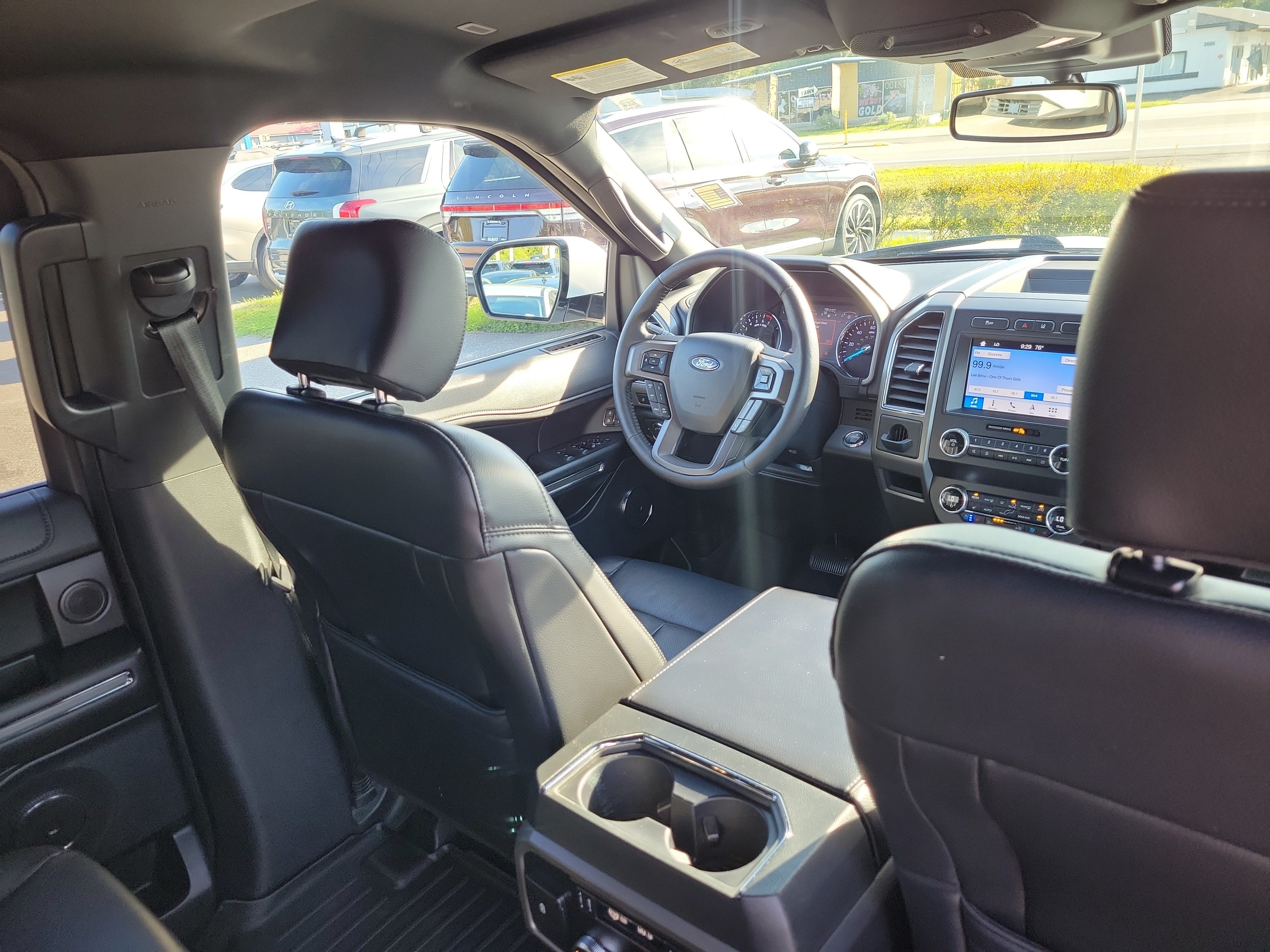 Used 2019 Ford Expedition XLT w/ Equipment Group 202A RWD image 13