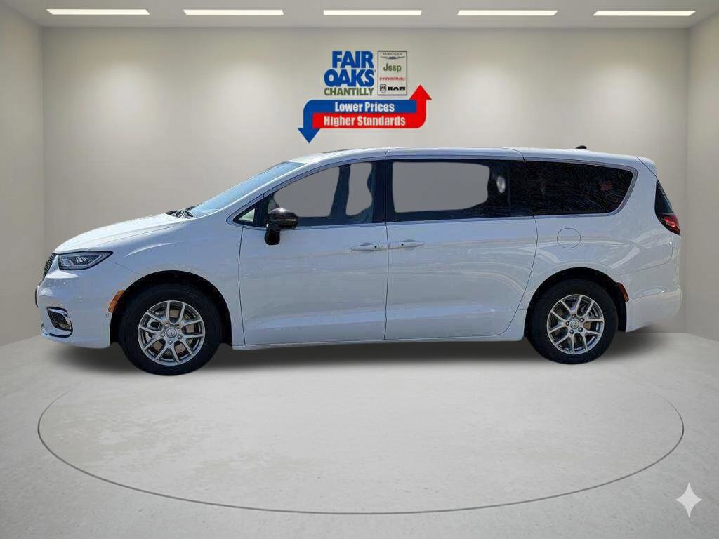 New 2026 Chrysler Pacifica Select FWD image 10
