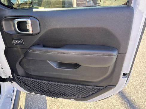 Used 2020 Jeep Gladiator Rubicon image 19