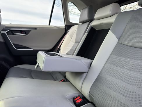 Certified 2020 Toyota RAV4 Limited image 9