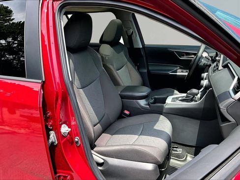 Certified 2023 Toyota RAV4 XLE w/ Convenience Package FWD image 9