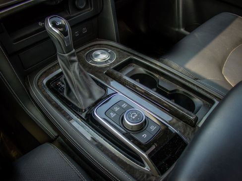 Used 2022 INFINITI QX80 Luxe w/ All-Season Package RWD image 23