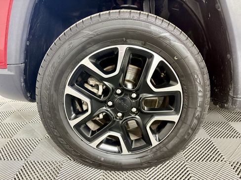 Used 2020 Jeep Compass Trailhawk image 9