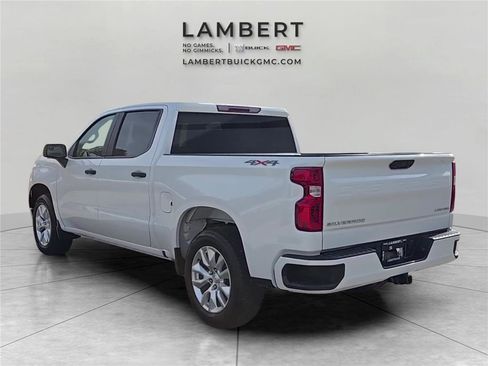 Used 2023 Chevrolet Silverado 1500 Custom image 4