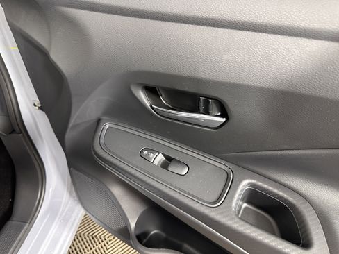 New 2025 Nissan Versa SV w/ Trunk Package image 38