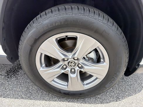 Certified 2025 Toyota RAV4 XLE FWD image 22