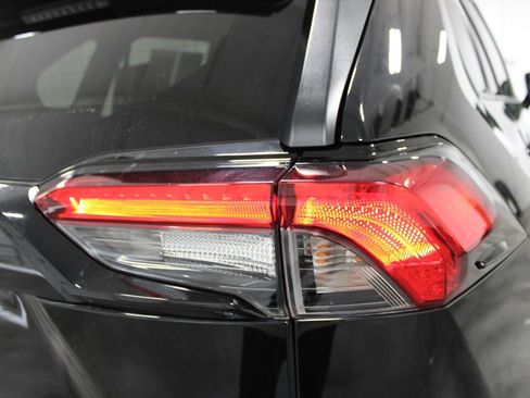 Used 2020 Toyota RAV4 XLE Premium AWD/4WD image 25