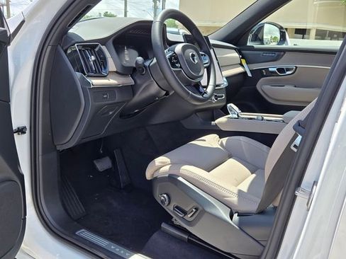 New 2026 Volvo XC90 B6 Ultra w/ Protection Package Premier AWD/4WD image 13