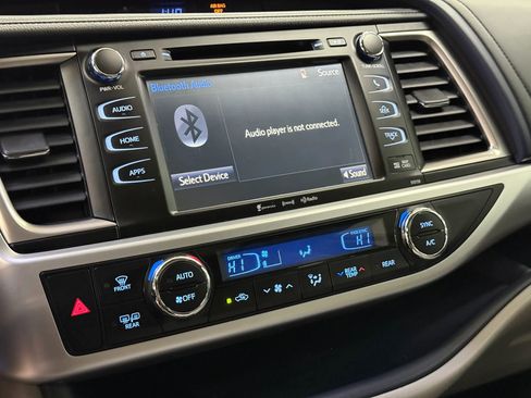 Used 2016 Toyota Highlander XLE FWD image 23