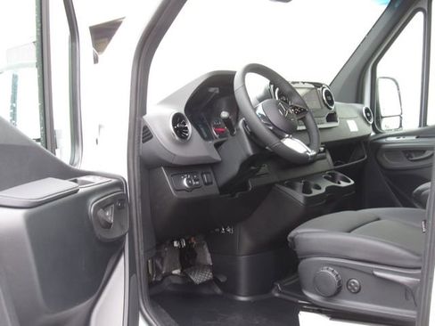 New 2026 Mercedes-Benz Sprinter 2500 image 9