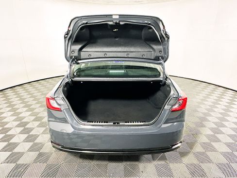 Used 2025 Toyota Camry XLE image 31