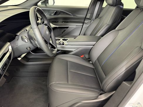Used 2024 Cadillac Lyriq Sport RWD image 5