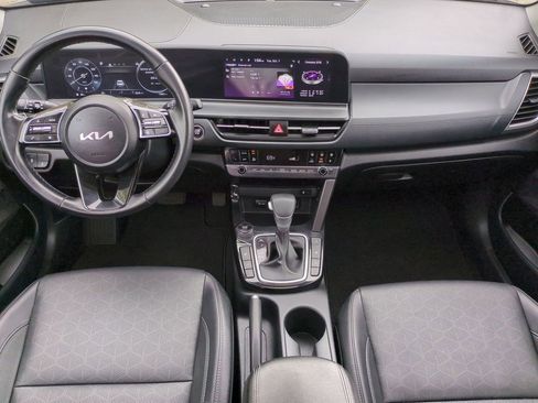 Used 2024 Kia Seltos EX image 11