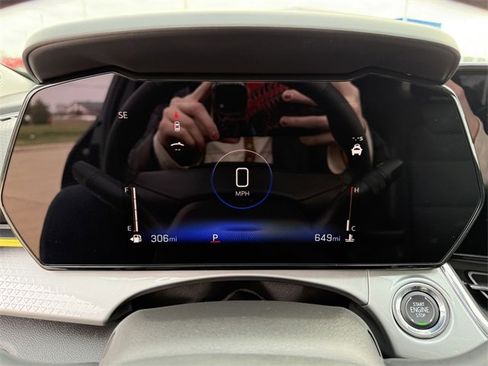 Used 2025 Chevrolet Trax LT w/ Driver Confidence Package image 20