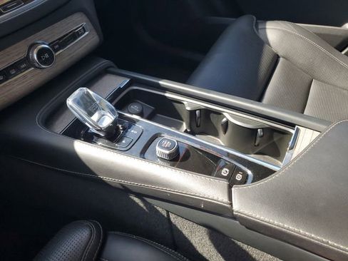 Used 2024 Volvo XC90 T8 Ultimate w/ Protection Package Premier AWD/4WD image 25