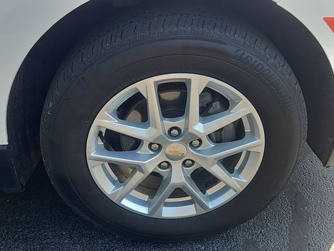 Used 2022 Chevrolet Equinox LT AWD/4WD image 12
