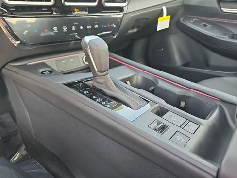 New 2026 Nissan Sentra SR w/ SR Premium Package FWD image 26