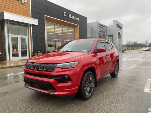 Certified 2022 Jeep Compass Limited w/ (RED) Package image 5