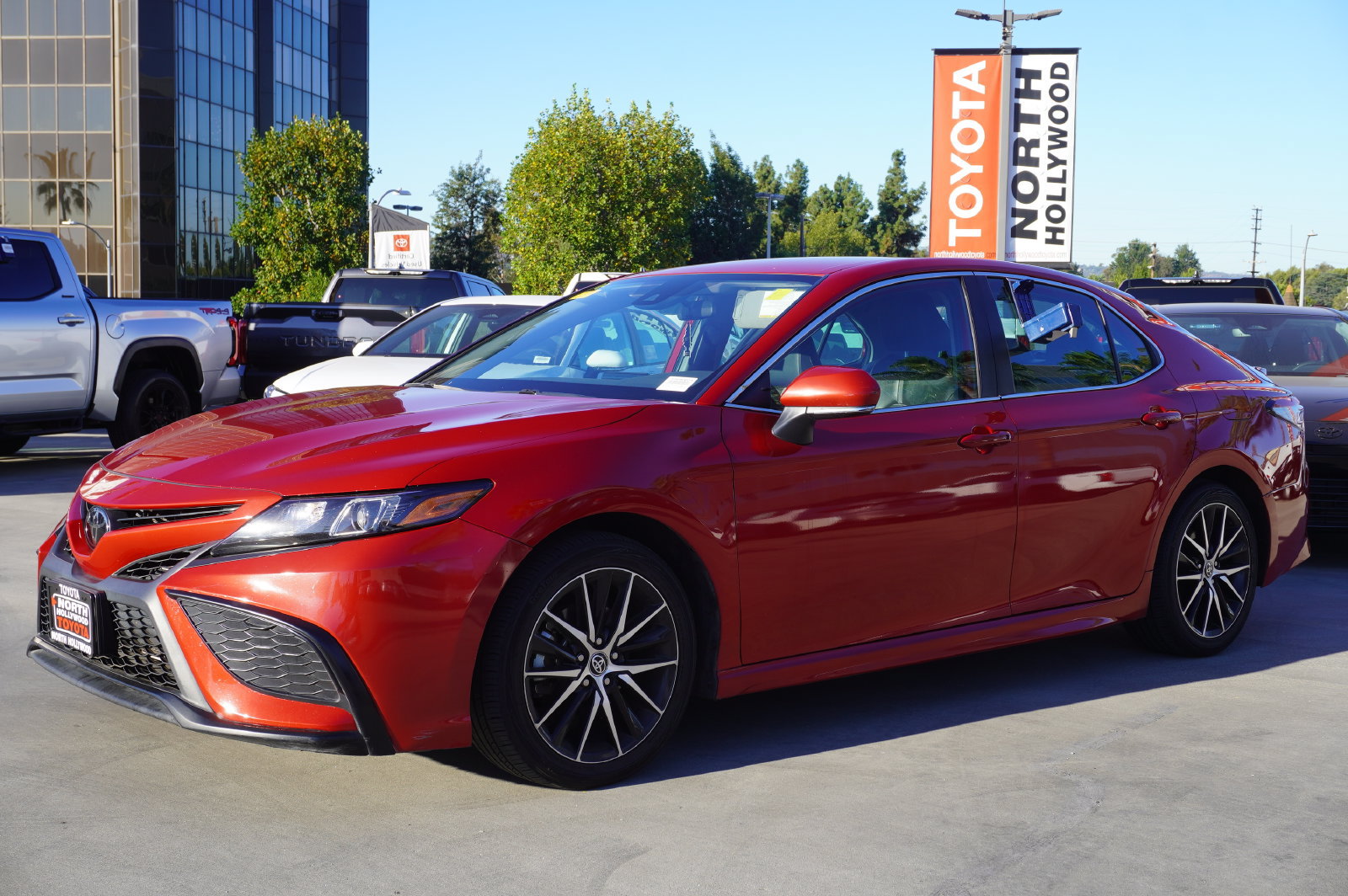Certified 2023 Toyota Camry SE FWD image 4
