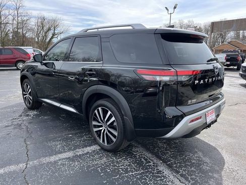 Used 2025 Nissan Pathfinder Platinum FWD image 5