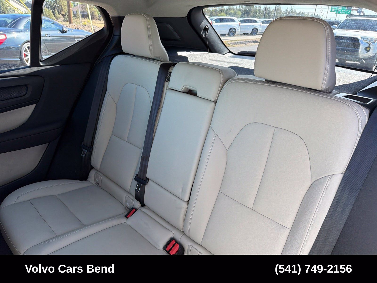 Used 2026 Volvo XC40 B5 Plus AWD/4WD image 21
