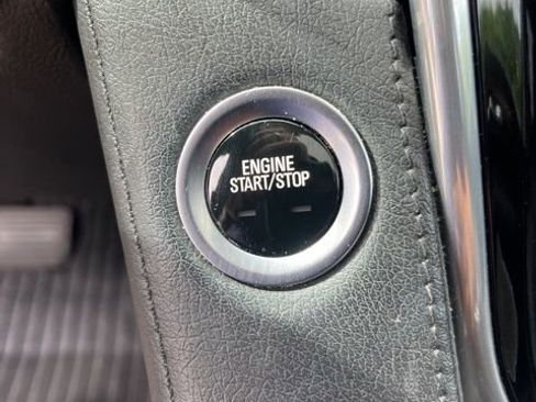 Used 2020 Cadillac Escalade Premium Luxury image 23