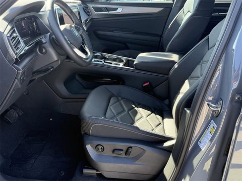 New 2026 Volkswagen Atlas Cross Sport SE image 12