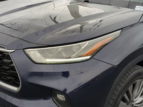 Used 2021 Toyota Highlander Platinum image 11